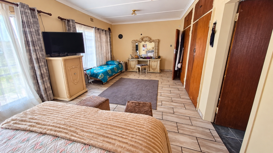 5 Bedroom Property for Sale in Meiringspark North West